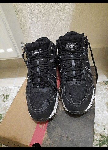 37,5 Beden Skechers bot