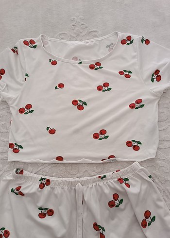 xl Beden Kısa Kollu Kiraz Desenli Kadın Pijama Takımı