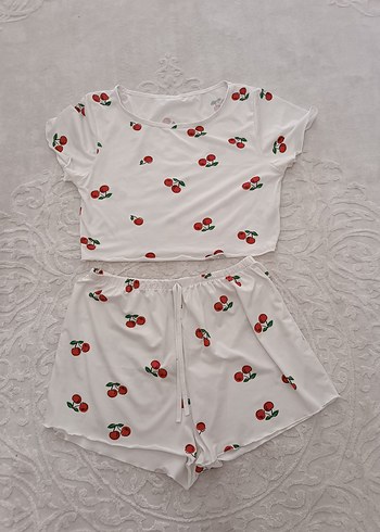 xl Beden beyaz Renk Kısa Kollu Kiraz Desenli Kadın Pijama Takımı