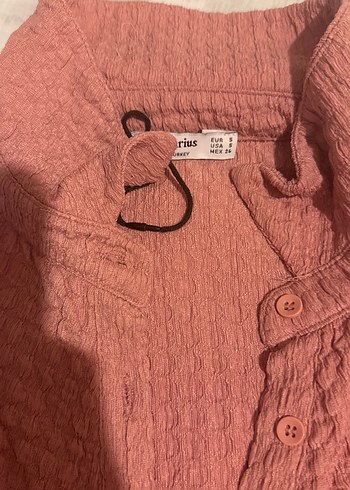 Düğmeli Yüksek Yakalı gömlek - Görsel 2