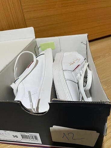 Tommy Sneaker