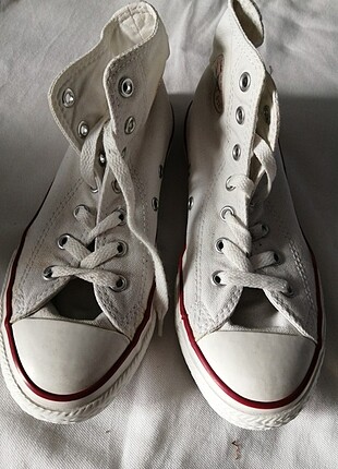 Beyaz boğazlı Converse