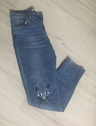 Kedi detaylı kot pantolon