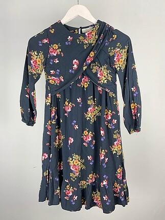 Zara Elbise %70 İndirimli.