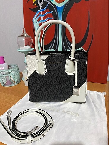 Michael kors siyah beyaz kadın çantası