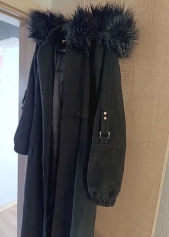 Siyah Kürklü Uzun Kadın Kabanı - Görsel 4