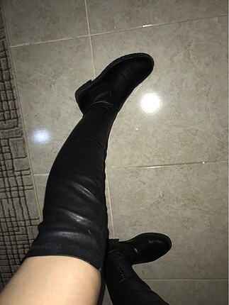 Siyah çorap çizme