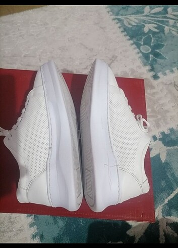 Diğer 2 adet ayakkabı 