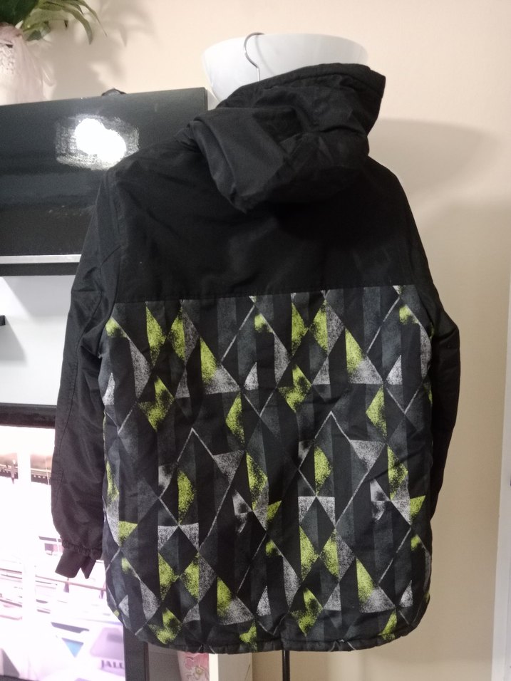 LC Waikiki erkek çocuk kayak montu - Görsel 2