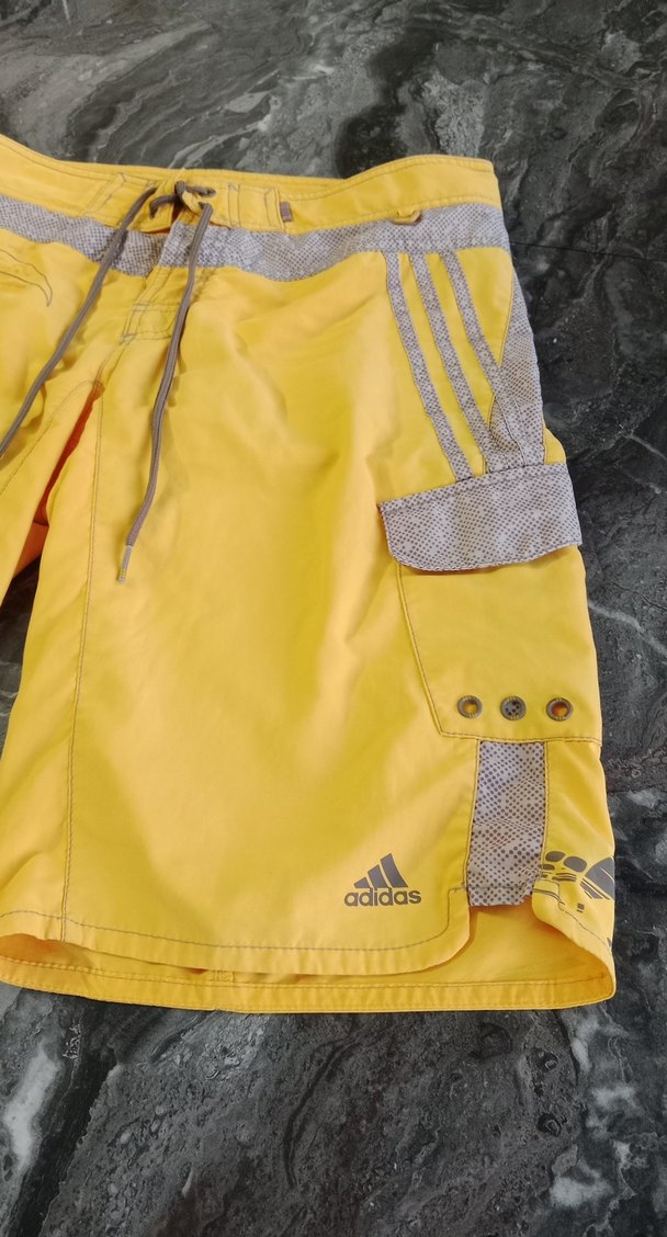 Gri Baskılı Sarı Adidas Erkek Şort - Görsel 3