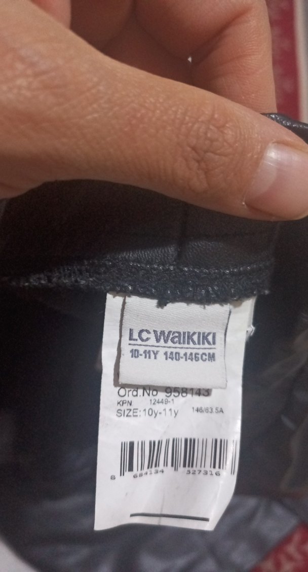 Siyah Parlak Deri Kadın Tayt - Görsel 3