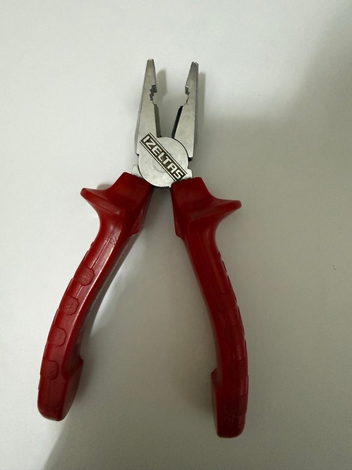 Kırmızı Saplı Çok Amaçlı Pense - Görsel 3