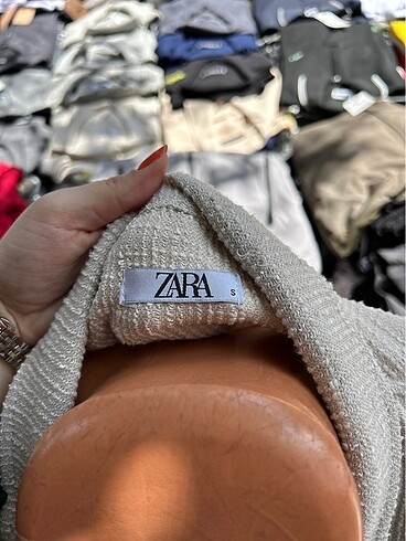 l Beden Bej rengi zara gömlek