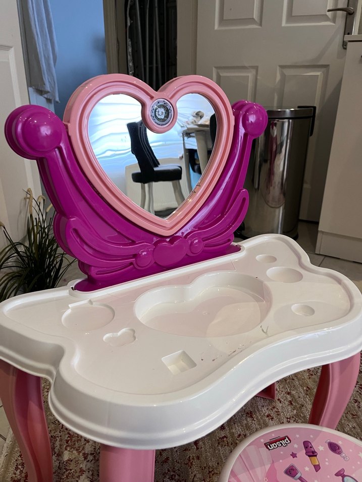 Pembe Kalpli Ayna ve Tabureli Çocuk Oyun Masası - Görsel 3