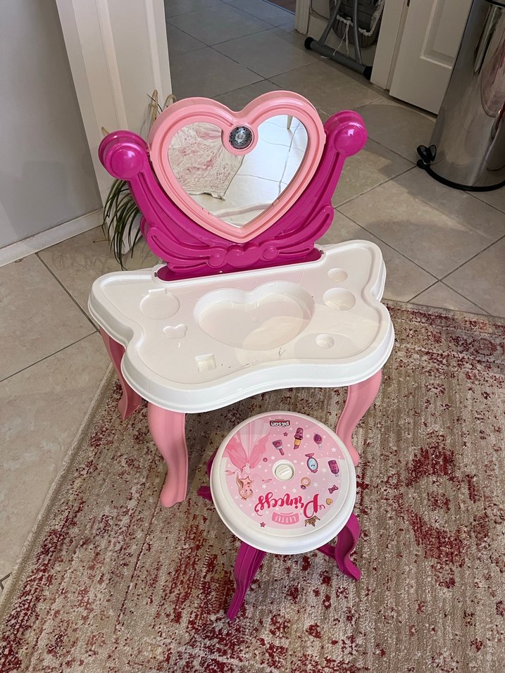 Pembe Kalpli Ayna ve Tabureli Çocuk Oyun Masası - Görsel 4