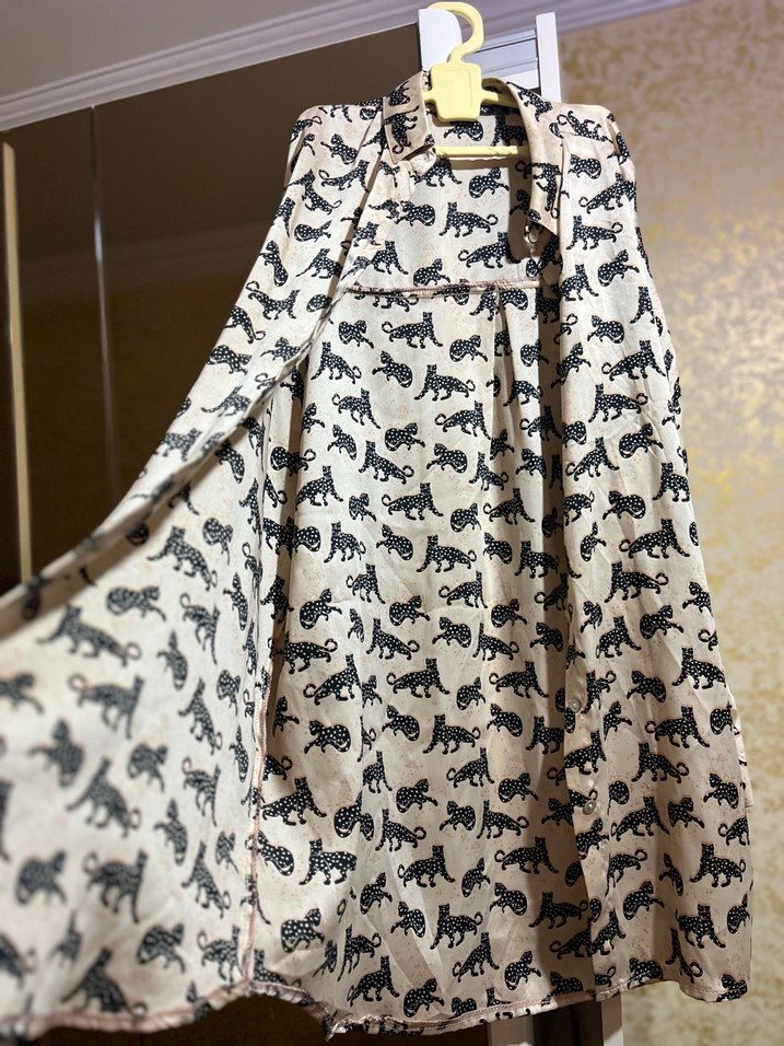 Parlak Kahverengi Aslan desenli kadın saten gömlek - Görsel 2