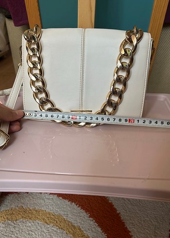 Beyaz Deri Zincir Detaylı Kadın Çanta - Görsel 3