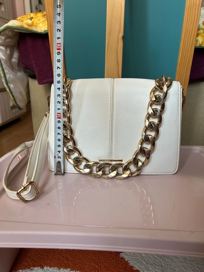 Beyaz Deri Zincir Detaylı Kadın Çanta - Görsel 4