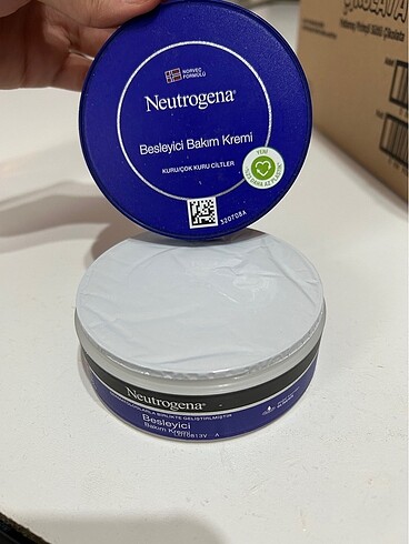 Neutrogena Besleyici Bakım El & Vücut Kremi 300 ml