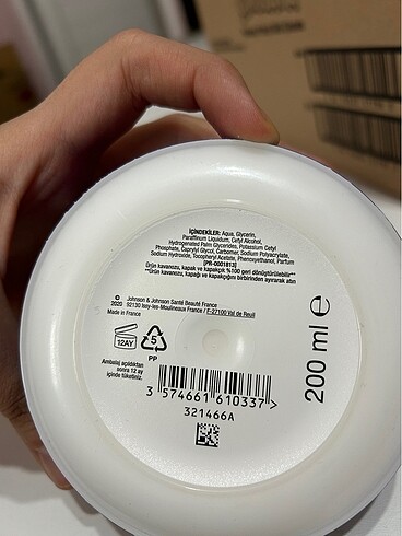 Beden Neutrogena Besleyici Bakım El & Vücut Kremi 300 ml