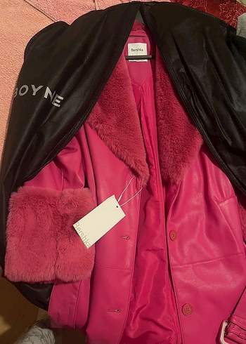 Bershka Kadın Pembe Uzun Kürk Detaylı Kaban
