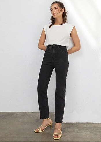 Stradivarius koyu gri slim fit mom jean