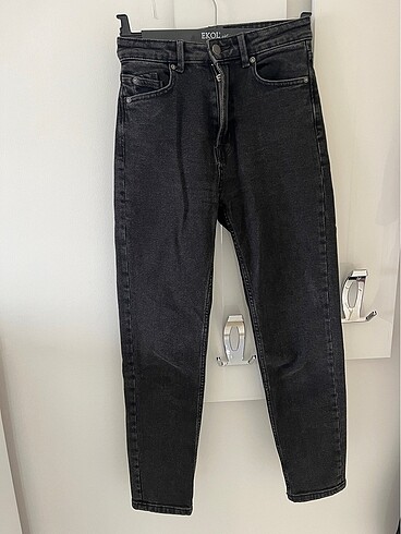 Stradivarius Stradivarius koyu gri slim fit mom jean