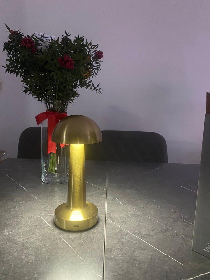 Altın Renk Masa Lambası 3 renk oluyor - Görsel 2