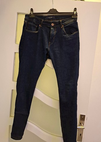 Lufian Koyu Mavi Dar Kesim Denim Jean