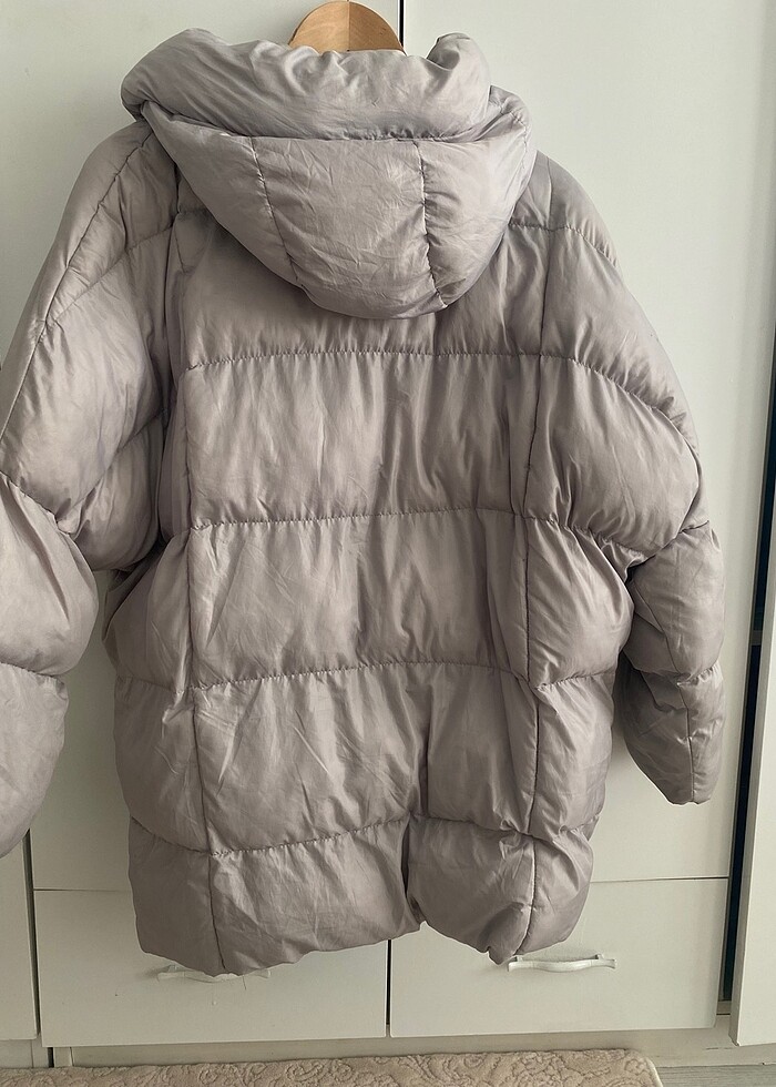 Gri şişme mont - Görsel 4