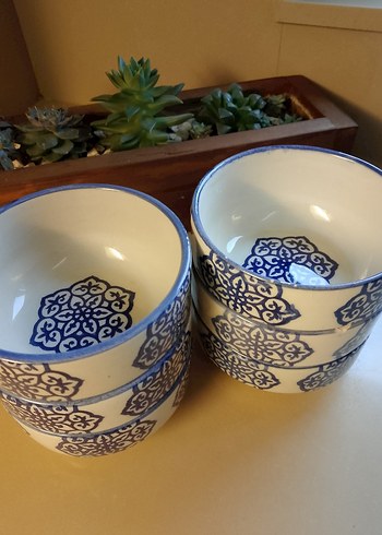 Mavi Desenli Kaseler ve Kahve Fincanları - Görsel 3