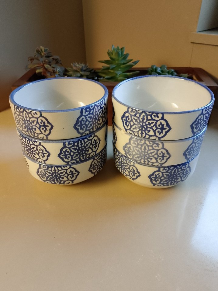 Mavi Desenli Kaseler ve Kahve Fincanları - Görsel 4