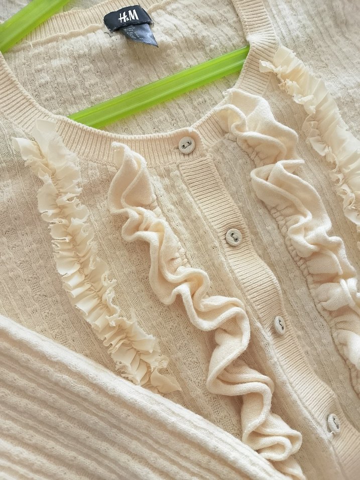 H&M Ekru Fırfırlı İnce Triko Hırka — görsel 3/7