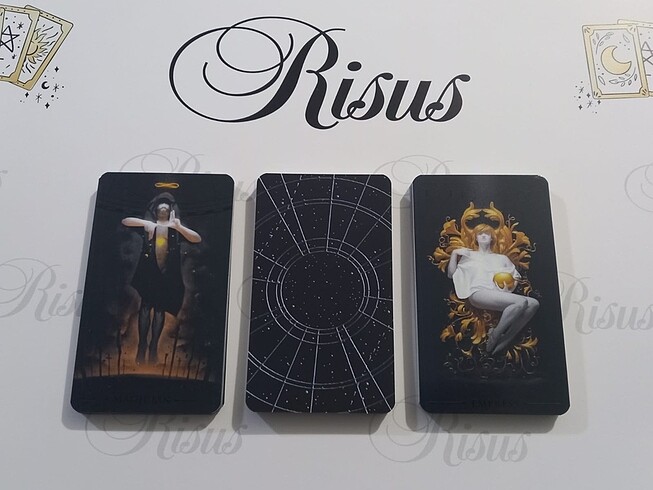 True Black Tarot Kartları Destesi