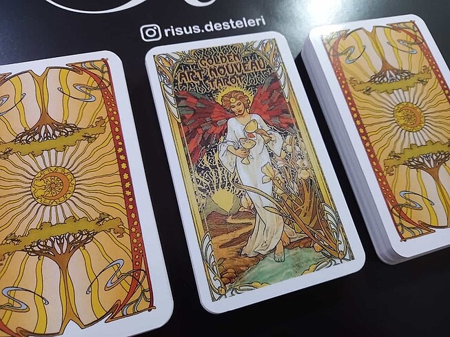 Golden Art Nouveau Tarot Destesi