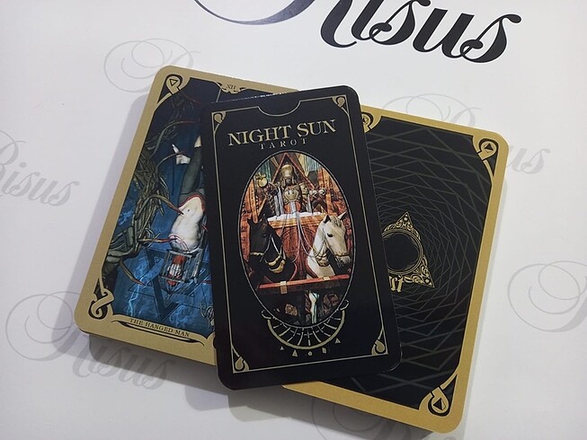 Night Sun Tarot Destesi