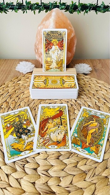  Golden Art Nouveau Tarot Destesi