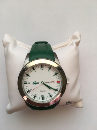 Lacoste saat