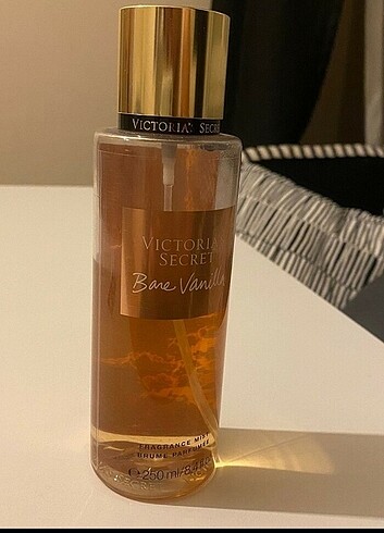 Victoria's secret bare vanillia