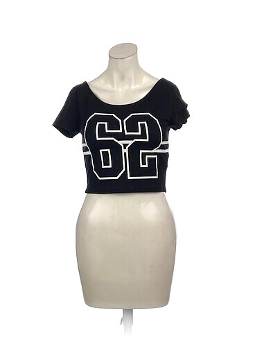 H&M T-shirt %70 İndirimli.