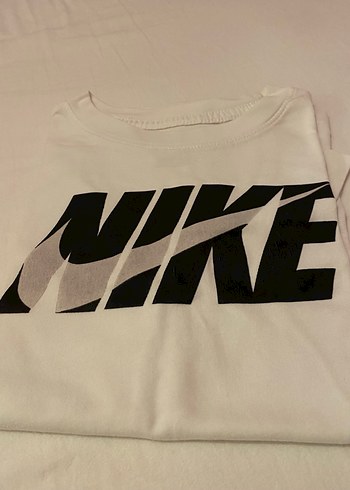 Beyaz Nike Baskılı Tişört