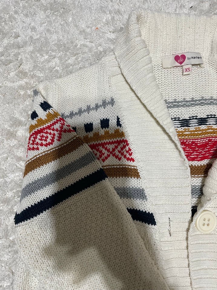 Beyaz Nakışlı Triko Hırka - Görsel 2