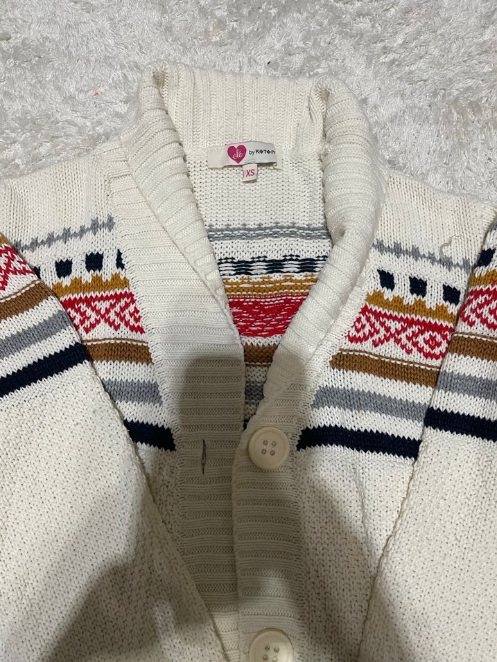 Beyaz Nakışlı Triko Hırka - Görsel 4