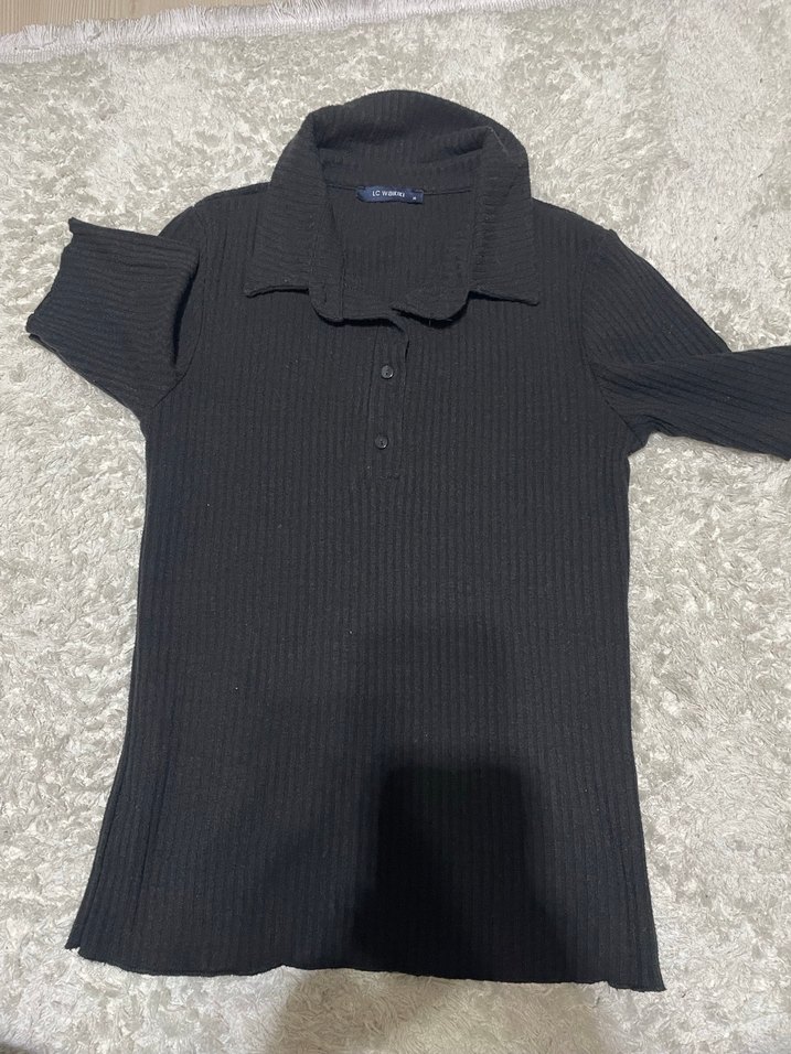 Siyah Düğmeli Kısa Kollu Yün tişört - Görsel 2