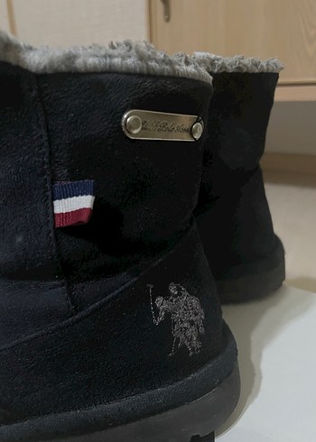 Gri Kürklü Siyah Kadın  Bot - Görsel 3