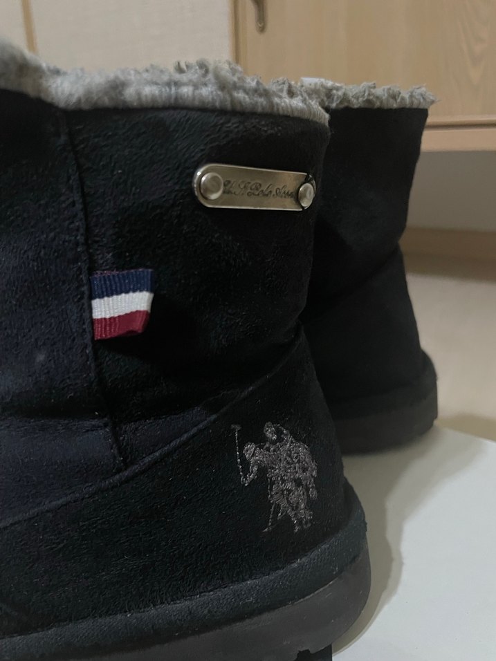 Gri Kürklü Siyah Kadın  Bot - Görsel 3