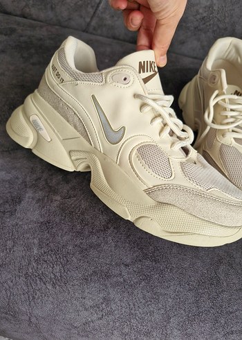 Krem Bağcıklı Nike spor ayakkabı - Görsel 2