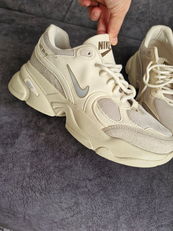 Krem Bağcıklı Nike spor ayakkabı - Görsel 2