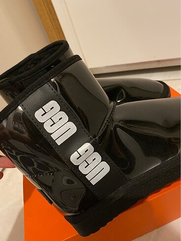 Ugg bot