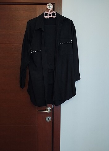 Siyah gömlekli ikili takım - Görsel 2